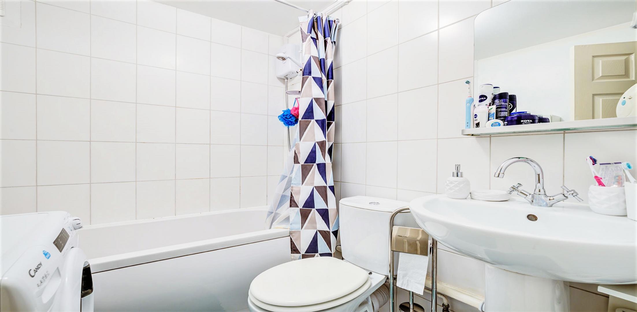 			Studio Apartment, 1 bath, 1 reception Apartment			 Claybury, BUSHEY